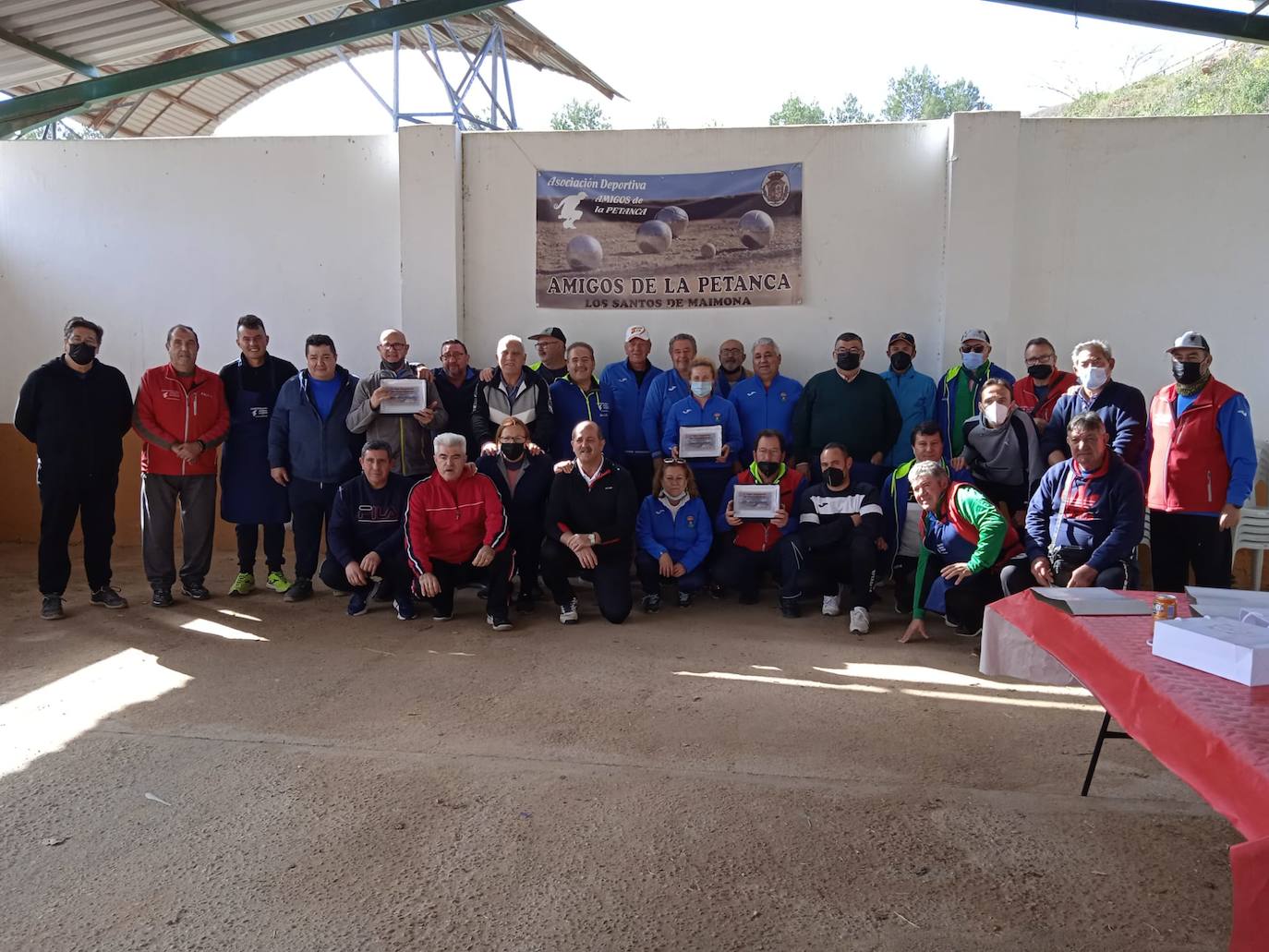 Los aficionados a la petanca entregaron en Los Santos de Maimona los premios de su I liga comarcal