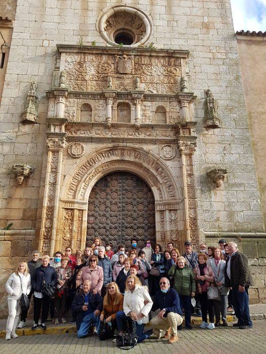 Turistas andaluces llegaron este fin de semana a Los santos atraídos por el Capricho de Cotrina y los monumentos locales