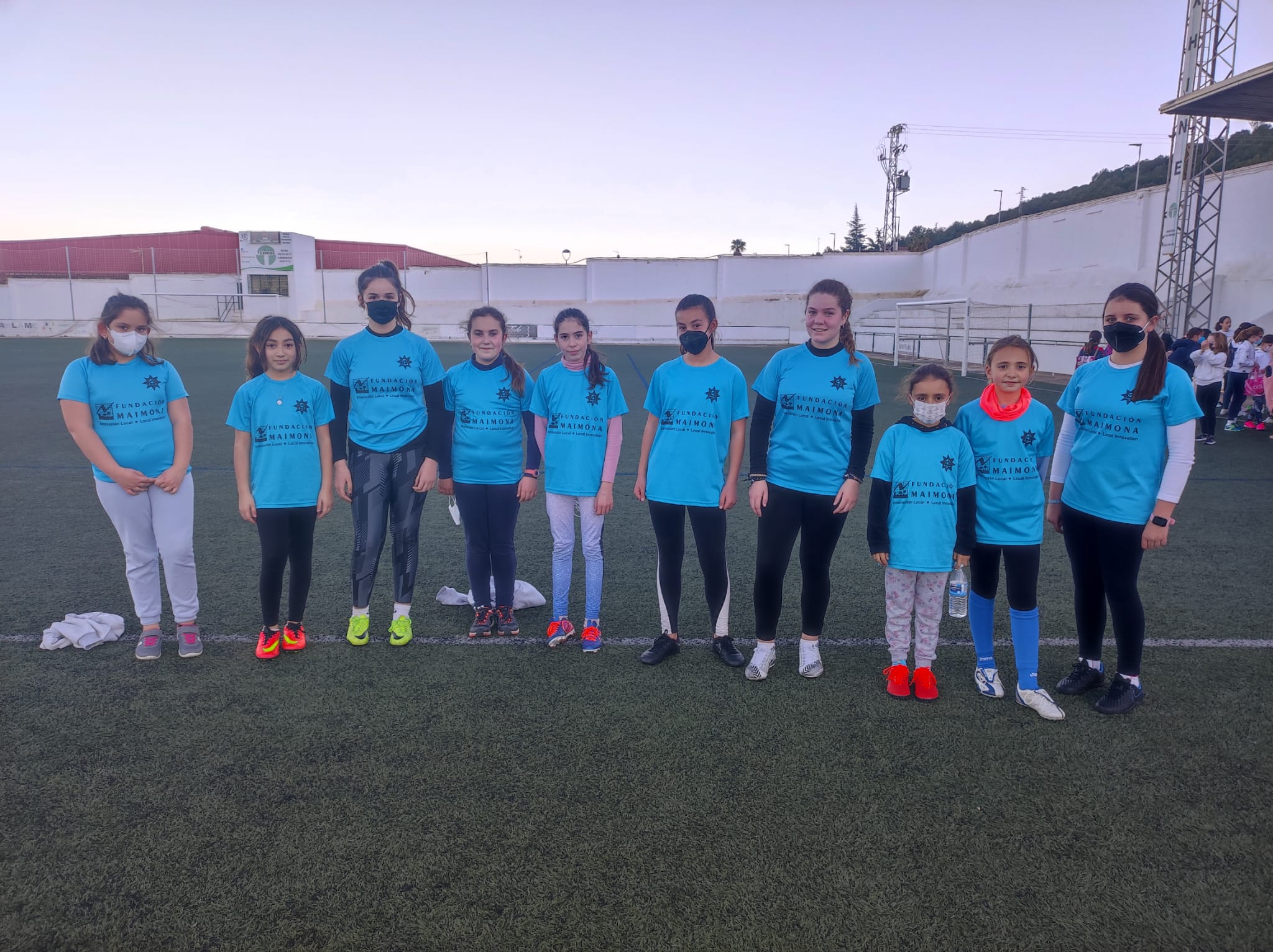 Convivencia de fútbol femenino en el Cipriano Tinoco