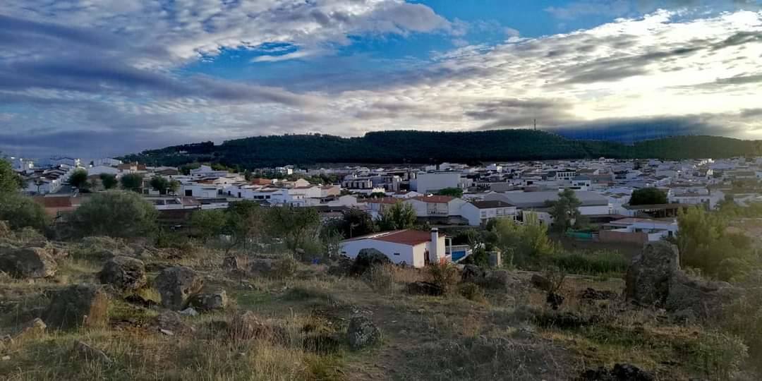 Vecinos de Álvaro de Carvajal se quejan por las molestias que ocasiona un almacén de alimentación y bebidas