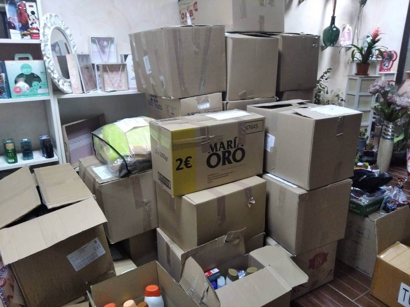 En las tiendas 'El Rincón de Maria' de Los Santos, se ha empezado a recoger material humanitario para Ucrania