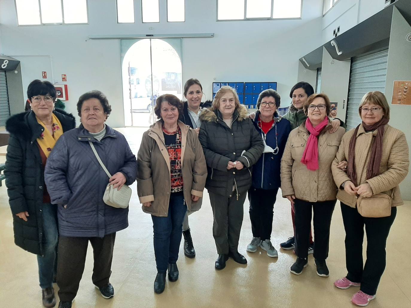 Las 'Matildes' se han reunido este lunes en la Plaza de Abastos, para celebrar su día, desayunando juntas