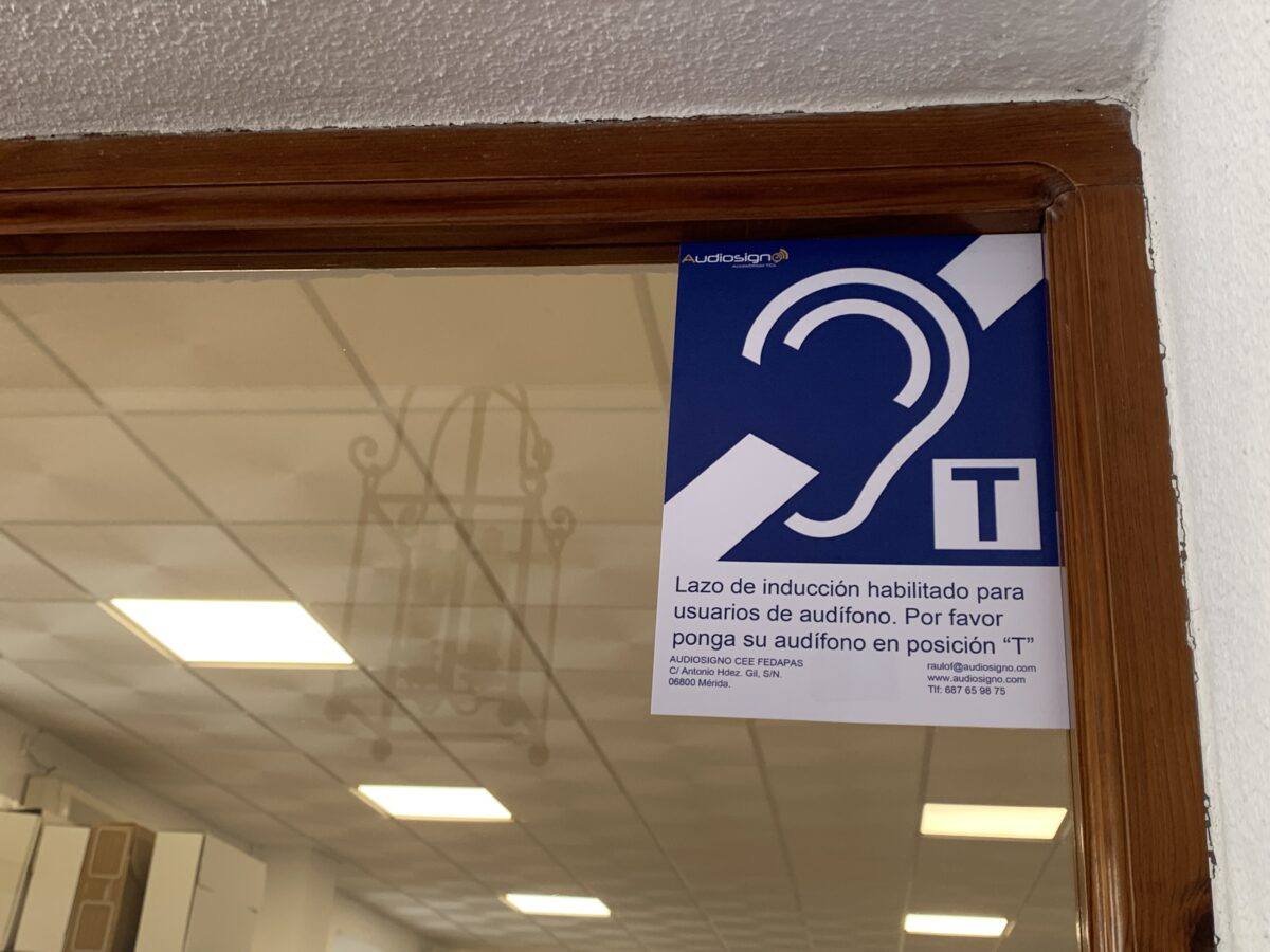 Se instalan, en dependencias municipales, aparatos para mejorar la audición de personas sordas