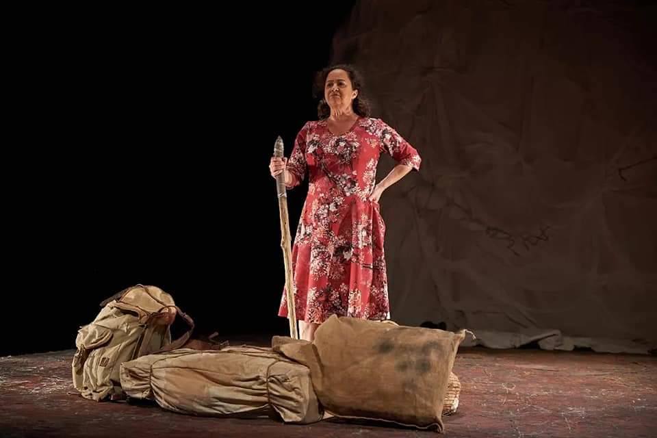 Este sábado vuelve a la Sala Guirigai la obra teatral 'Amalia y el Río', la fiel historia de una contrabandista