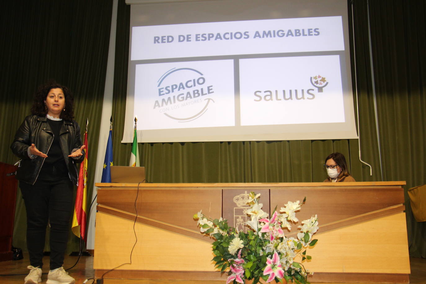 Los establecimientos comerciales y negocios locales inician el proceso para ser 'Espacios Amigables con los Mayores'
