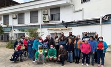 Entregados en el Hospital de Santiago 300 kilos de alimentos del ensayo solidario del Nazareno y la Esperanza