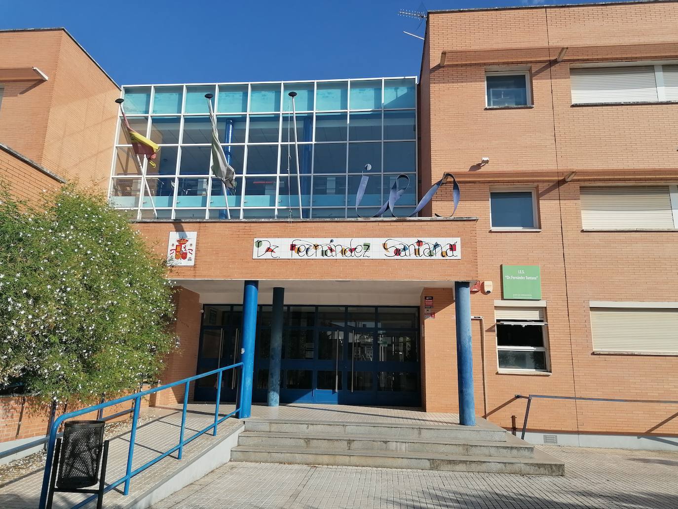El instituto Dr. Fernández Santana organiza una macha a favor del cese de la invasión de Ucrania