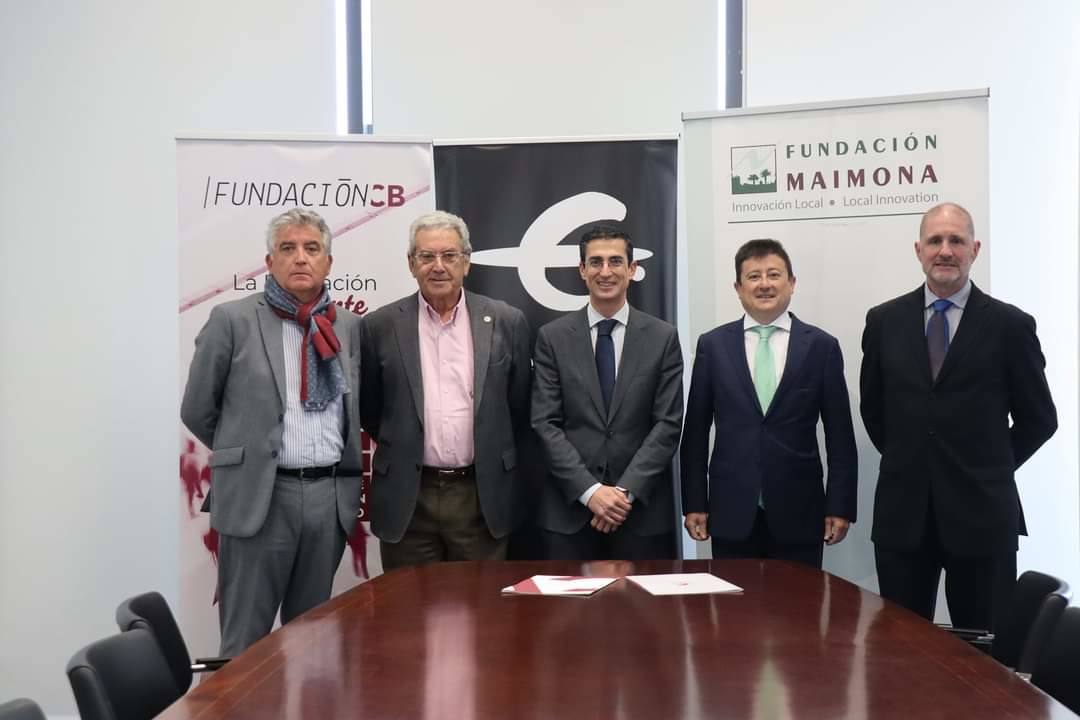 Ibercaja entregan 75.000 euros al proyecto 'Motiva Badajoz' de Fundación Maimona