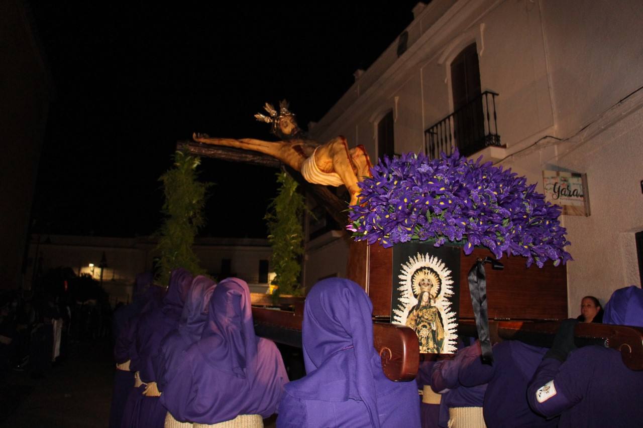 El Cristo de las Misericordia y la Virgen de los Dolores pusieron la emoción en la madrugada