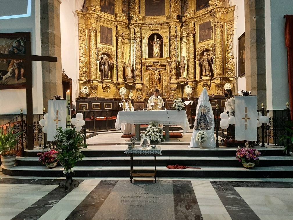 Tras la bella Vigilia Pascual, celebrada en la Parroquia, se renovó el patronazgo del pueblo con la Virgen de la Estrella