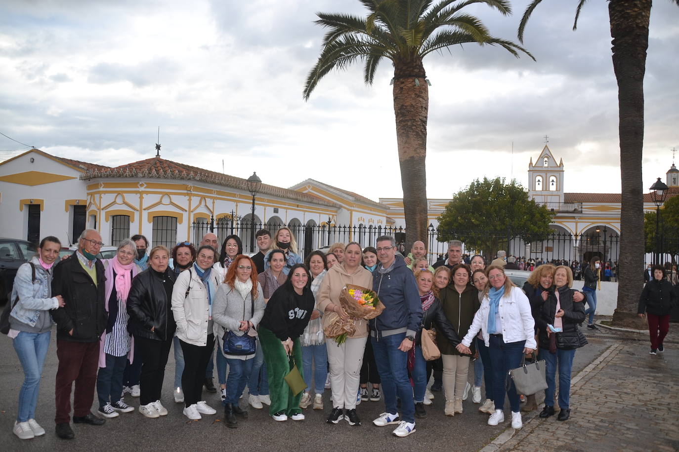 Un grupo de trabajadores de 'Los Extremeños' de Calella y Pineda, ha visitado el santuario de la Virgen de la Estrella