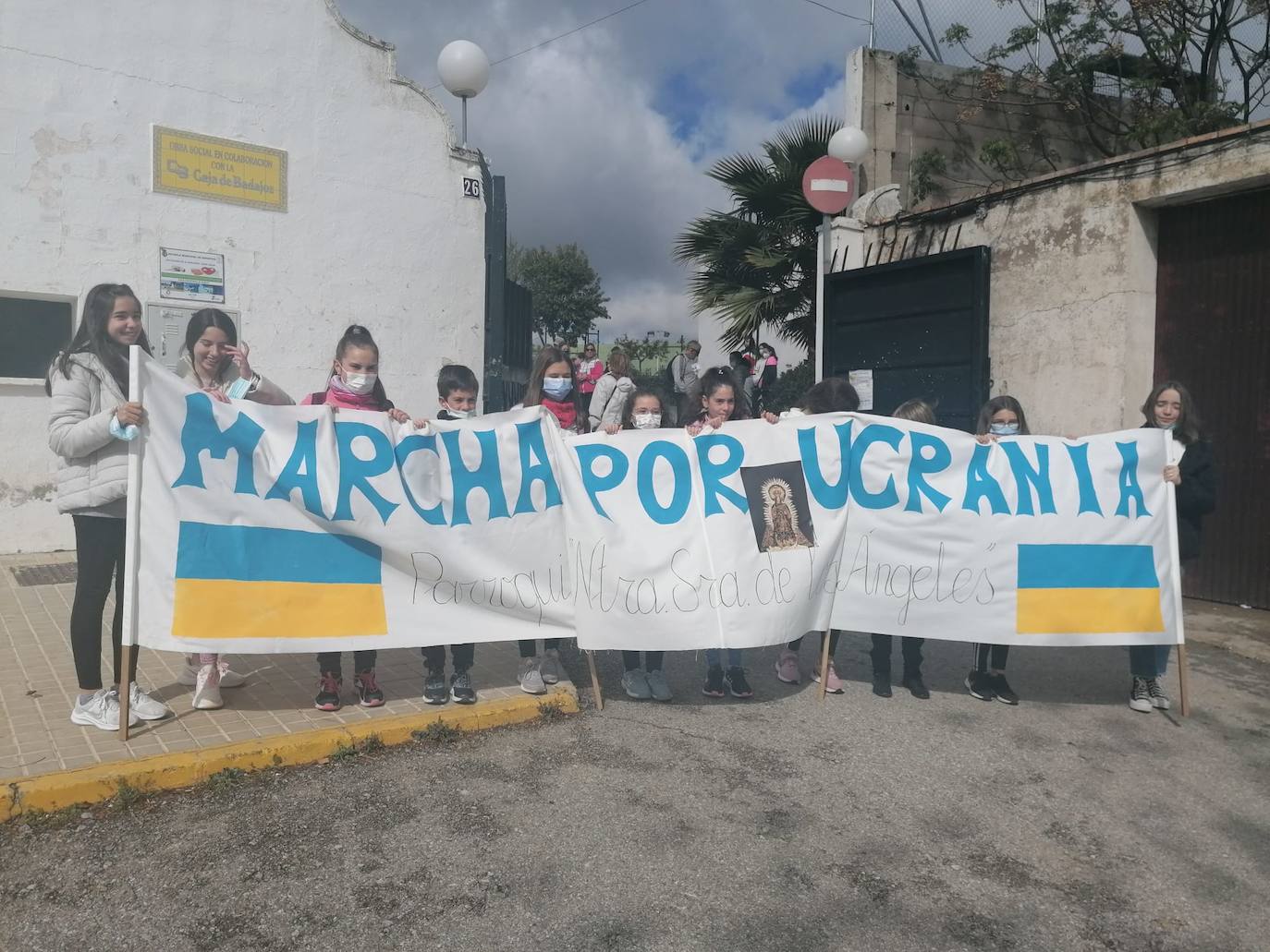 Santeños han salido a las calles en una marcha por la paz en Ucrania