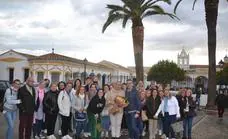 Un grupo de trabajadores de 'Los Extremeños' de Calella y Pineda, ha visitado el santuario de la Virgen de la Estrella