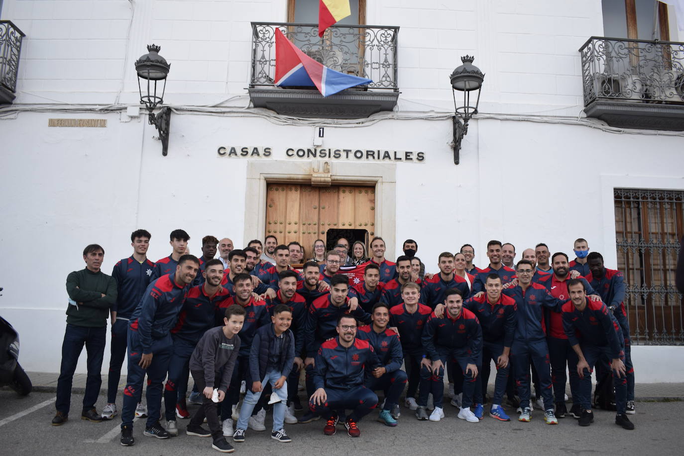 La Unión Cultural La Estrella es recibida en el Ayuntamiento de Los Santos tras su ascenso a Tercera División