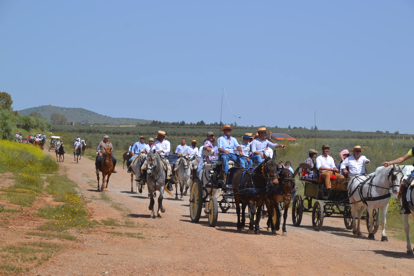 Con el 'camino a San Isidro' comienza a celebrarse la Romería al patrón de los campos