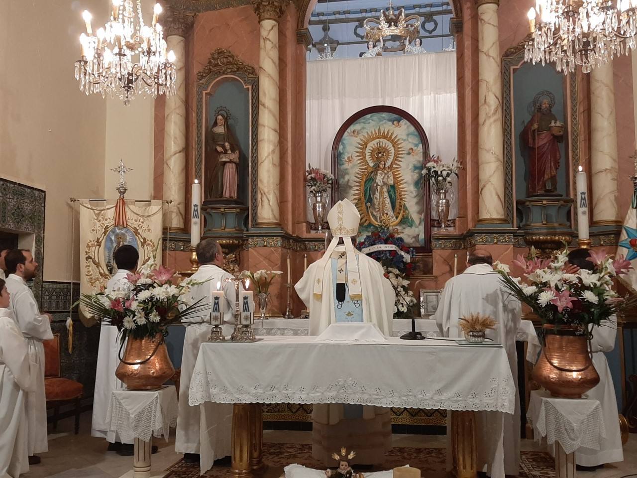 Al final se cantó el himno a la Virgen 