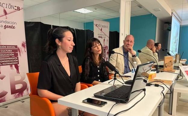 María Pachón y Elena Cayeiro presentan en Badajoz su libro 'Tan piadosamente violenta'