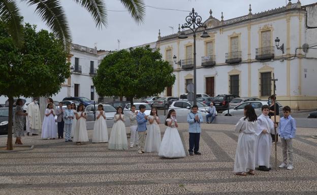 Muchas emociones en la vuelta de las primeras comuniones tras el parón de San Isidro
