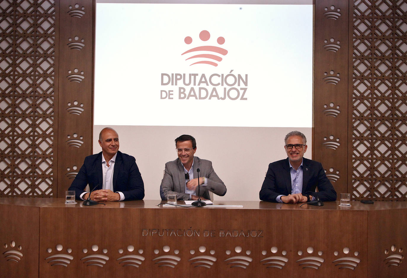 La Diputación de Badajoz pone a disposición de los municipios 16 millones de euros de préstamos a interés cero