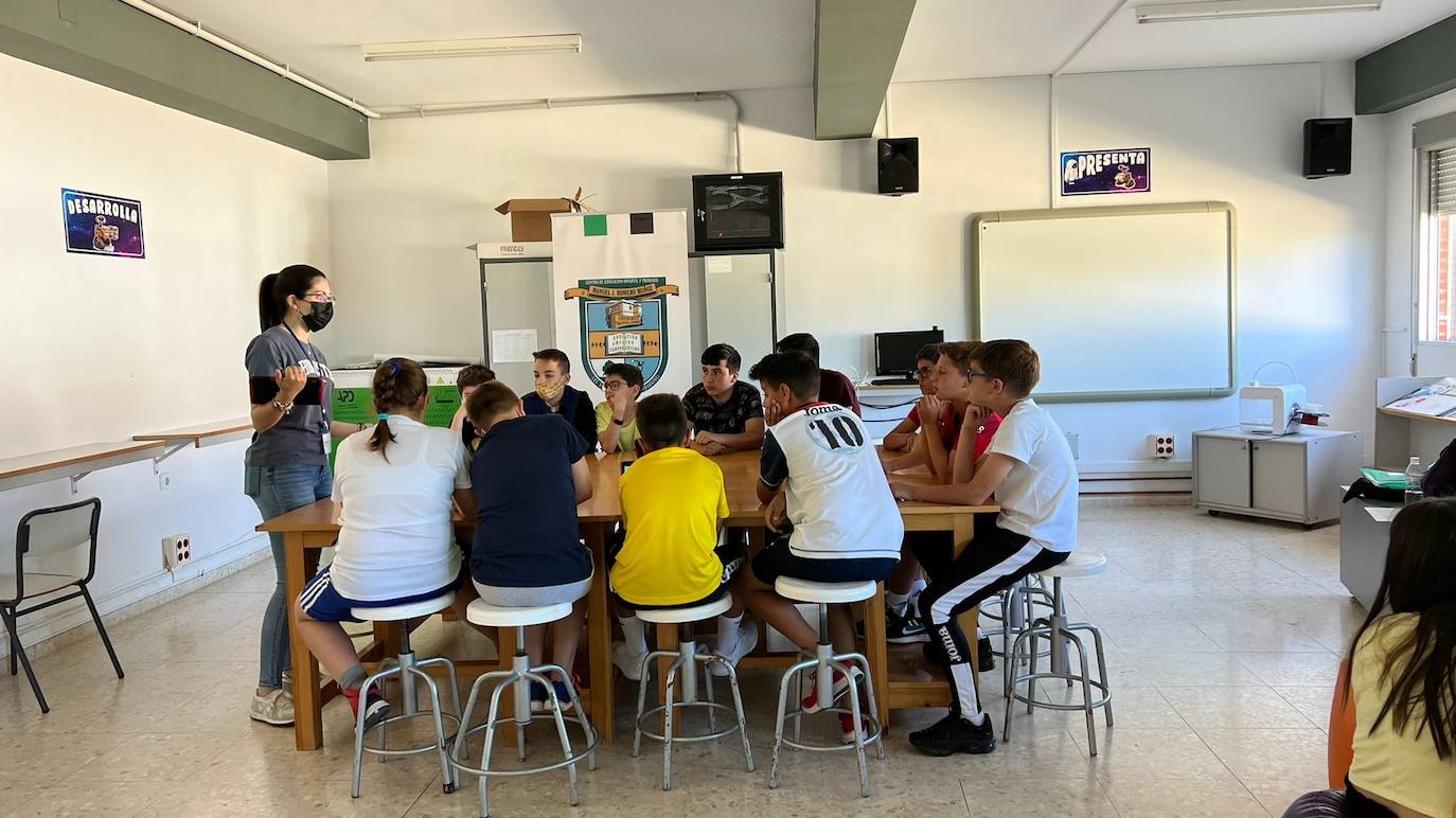 En el Romero Muñoz han aprendido hoy junto a 'Escuela de reciclaje'