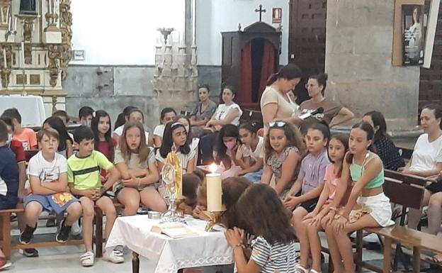 Este viernes, habrá ofrenda floral en la Parroquia y el 'Montadito Solidario' en Paseo de las Barandas