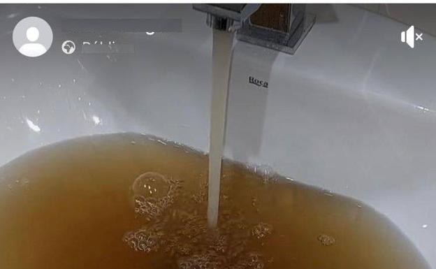El Ayuntamiento pone en manos de Salud Pública, tomar medidas por el color anaranjado del agua potable