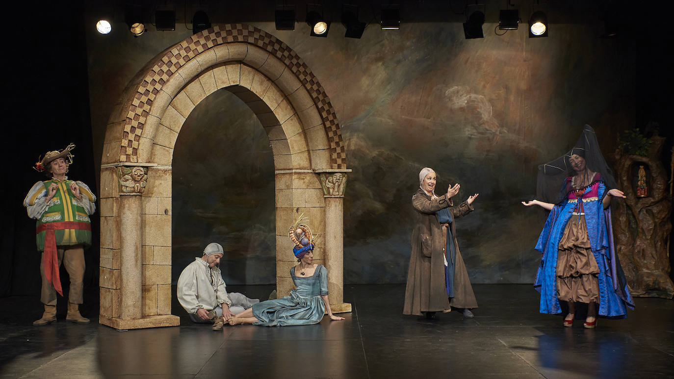 El libro de Buen Amor llega al Monumental por la semana de la Eva Beva