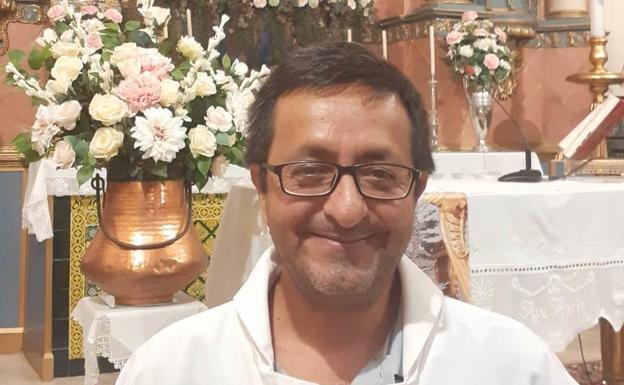 El sacerdote colombiano Orlando Corzo ya ha comenzado su labor pastoral en Los Santos