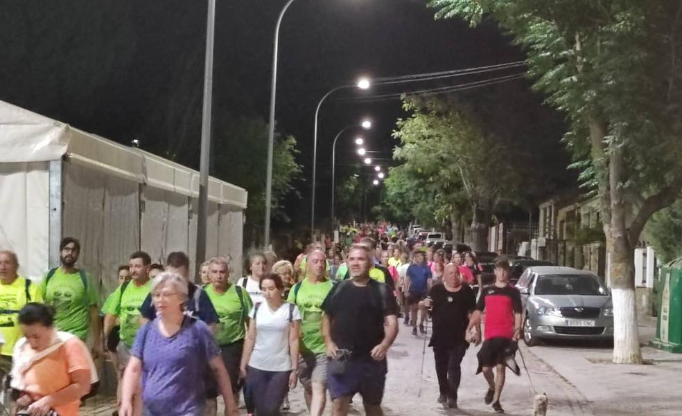 La Asociación Senderista Cultural 'La Verea' logra reunir a más de 400 participantes en la 'Ruta Nocturna'