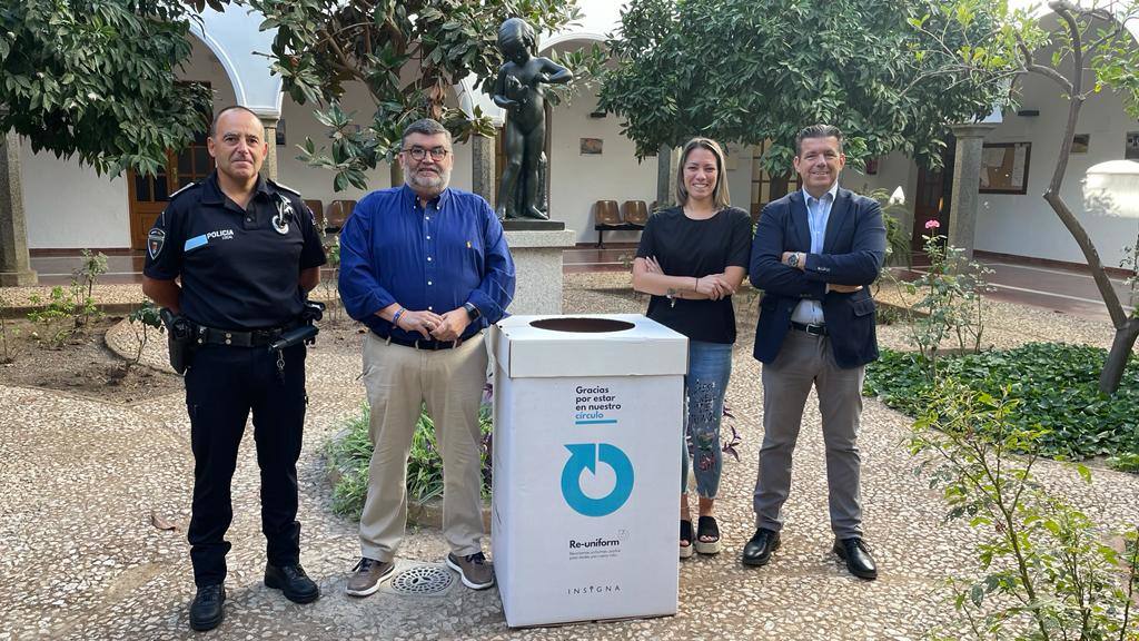 Policía Local de Los Santos, primera en Etremadura en adherirse al programa 'Re-uniform'
