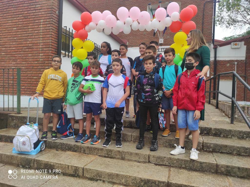 Casi 800 alumnos de infantil y primaria han comenzado el nuevo curso en Los Santos de Maimona
