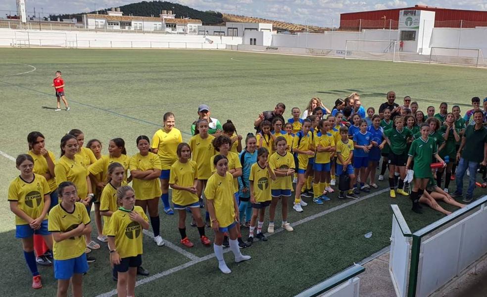 El fútbol femenino se consolida en Los Santos, gracias a las chicas que juegan en la UC La Estrella.