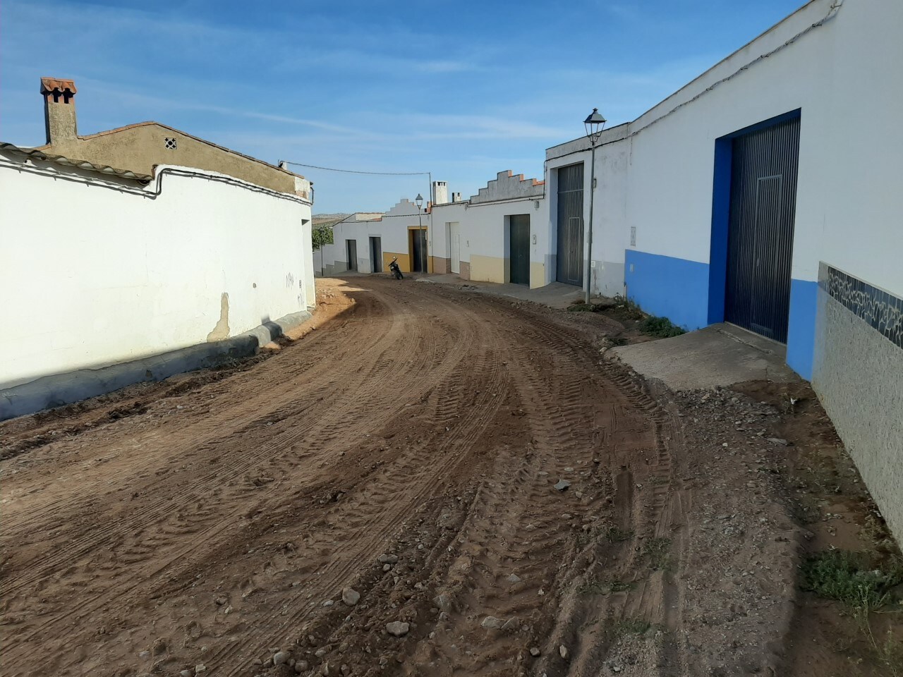 La calle de Las Pilitas con la capa de tierra ya es transitable 