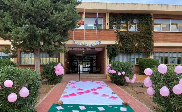 El rosa protagonista en el Romero Muñoz por el Día Internacional de la Lucha contra el Cáncer de Mama
