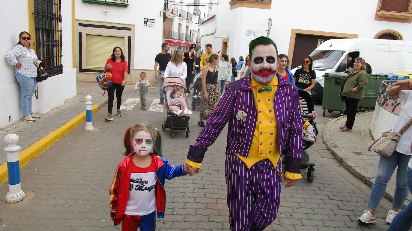 Gran fiesta de 'tosantos' organizada por las AMPAS de los tres colegios de infantil y primaria