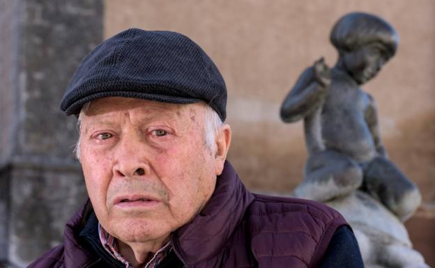 Resti Moge Santos: «Creo que no fui un mal árbitro de fútbol. Ahora soy 'agente de bolsa' para mi esposa»