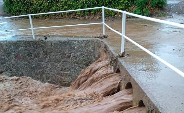 El 112 de Extremadura activa la alerta por lluvias este lunes en la región extremeña