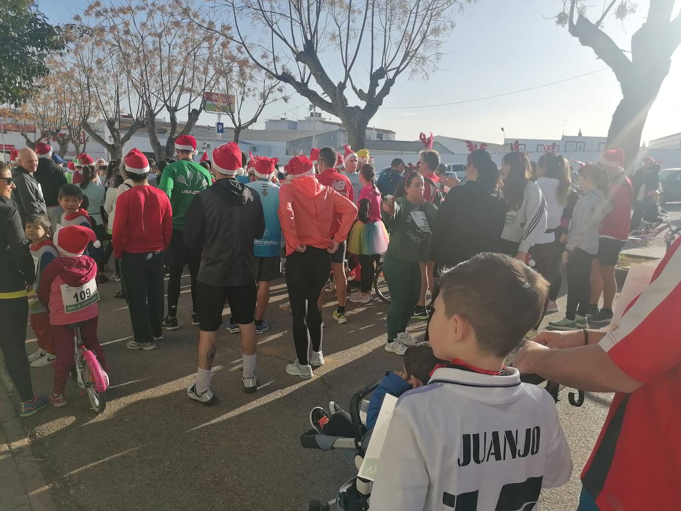 Unos 400 participantes han recorrido los 5 kilómetros de la San Silvestre Santeña