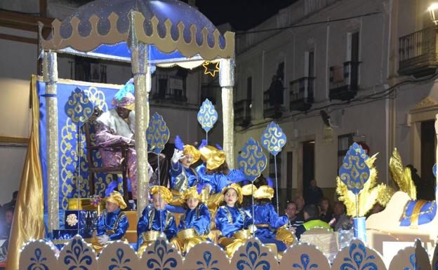 Tras la majestuosa y alegre cabalgata, los Reyes Magos dejarán los regalos a los niños de Los Santos