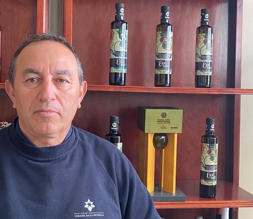 José Antonio Lavado, maestro almazarero: «No es facil conseguir un premio y ello es mérito grupal»