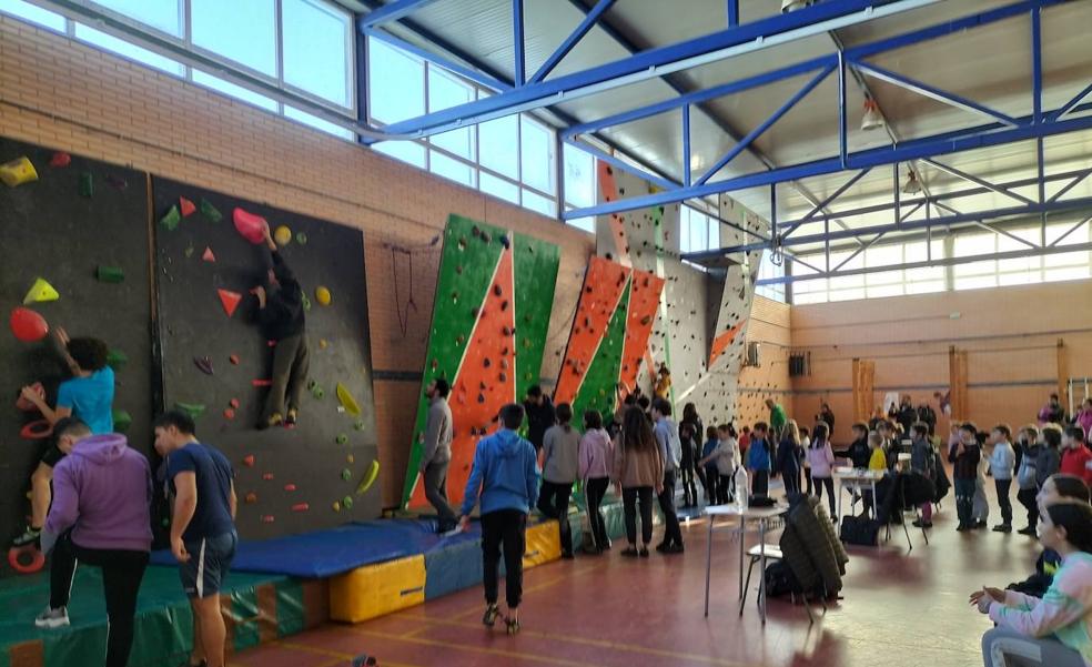 Más de 250 niños han participado en las jornadas JUDEX de Escalada