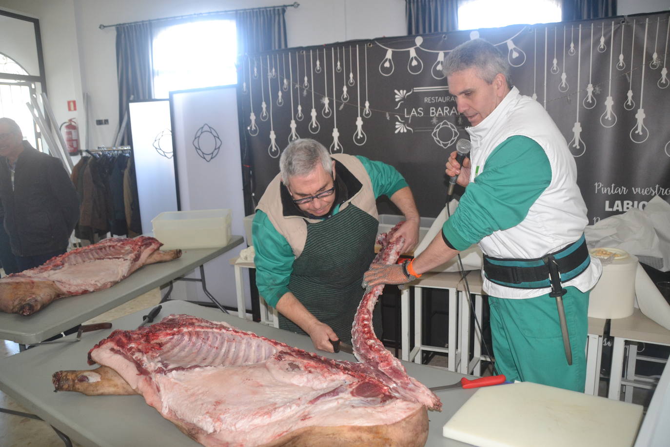 200 Socios de la casa de Extremadura en Sevilla han celebrado en Los Santos su XXX matanza extremeña