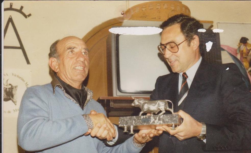 Antonio Morato Moro fundó en 1983 la peña Victorino Martín, con una docena de aficionados