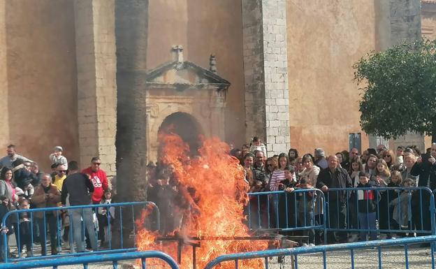 Con el entierro de la sardina ha concluido el Carnaval de Los Santos de Maimona