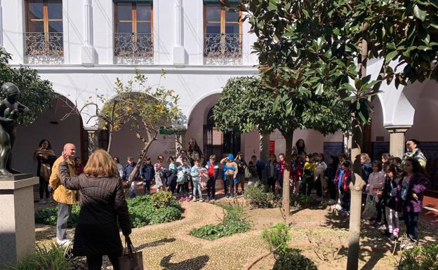 Los alumnos del Mauricio, de visita turística por la semana de Extremadura en la escuela