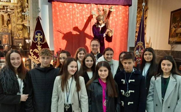Este pasado domingo tomó posesión la nueva 'Junta Joven' de la Hermandad del Nazareno