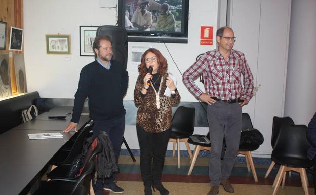 Los miembros de Imagynarte Carmina Santos y Víctor González Barrera colaboran con la Fundación Allegro para operar cataratas en Etiopía