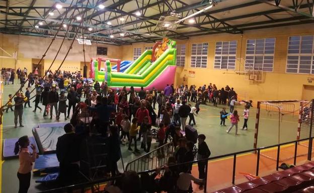 Los más pequeños de Malpartida de Cáceres han pasado una tarde divertida y solidaria