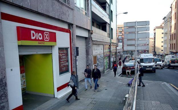 Dia cerrará tres de sus grandes supermercados en Badajoz capital