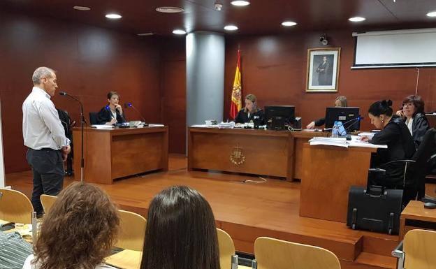 El alcalde de Malpartida de Cáceres, juzgado por violencia de género